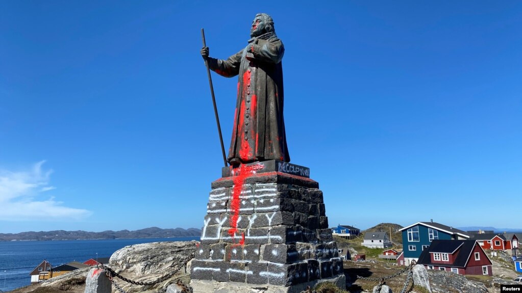 The statue of Hans Egede is seen after being vandalized in Nuuk, Greenland June 21, 2020. (Ritzau Scanpix/via REUTERS)