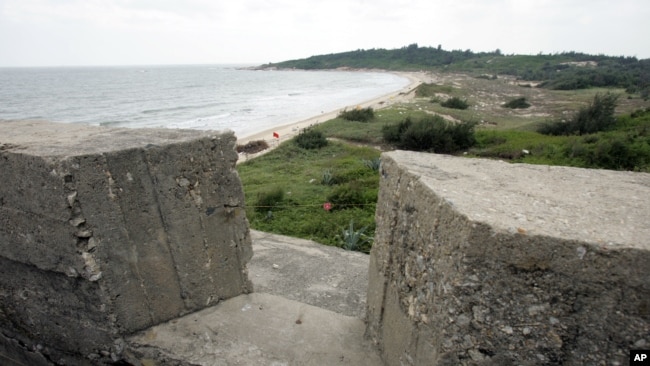 资料照：与中国大陆只有三公里之隔的金门防御工事及滩头地雷阵。(2007年9月27日)