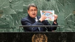 El presidente de Honduras, Juan O. Hernández, enfoca su discurso ante la ONU el 22 de septiembre de 2021 en su combate a la pandemia y el COVID, respectivamente.