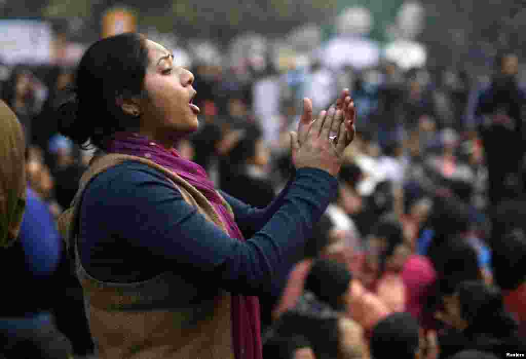 Мітинг у Нью-Делі.Протестувальники продовжують вимагати справедливості до жертви та забезпечення безпеки жінок в Індії.
