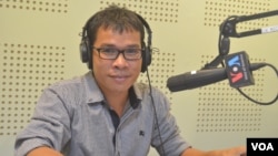 Mr. Ou Ritthy, co-founder of Politikoffee, political affairs-oriented youth group, talks about Cambodian youth demands for policy debates by competing political leaders on VOA Khmer's Hello VOA radio call-in show, Monday, February 09, 2015. (Lim Sothy/VOA