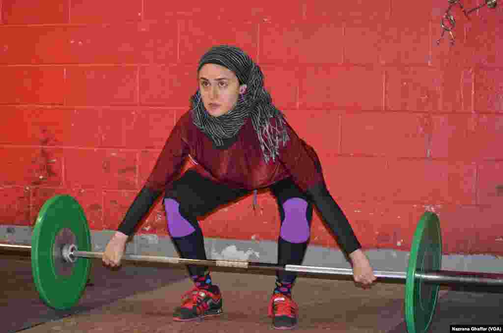 Kulsoom Abdullah, 38, who comes from a very conservative area of Pakistan, became interested in recreational weightlifting in her early 20s. 