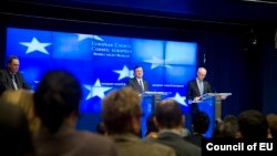 Predsednici Evropskog saveta i Evropske komisije, Herman van Rompuj i Žoze Manuel Barozo na konferenciji za novinare u Briselu