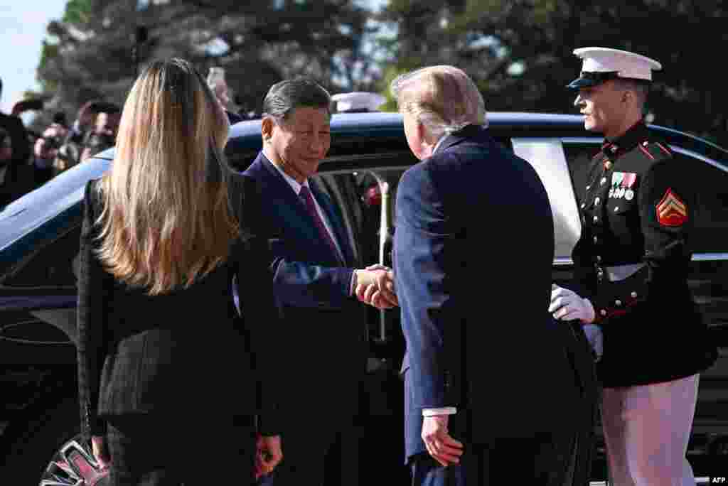 US President Donald Trump and First Lady Melania Trump greet China's President Xi Jinping at the South Portico of the White House in Washington, DC, on September 24, 2026.