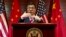 即将卸任的美国驻中国大使洛家辉在美国使馆举行最后一次记者会。(2014年2月27日)
