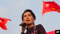 Aung San Suu Kyi, Rangoun, 1er novembre 2015