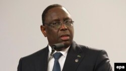 Le président du Sénégal Macky Sall parle lors d'une conférence de presse à La Valette, Malte, 12 Novembre 2015