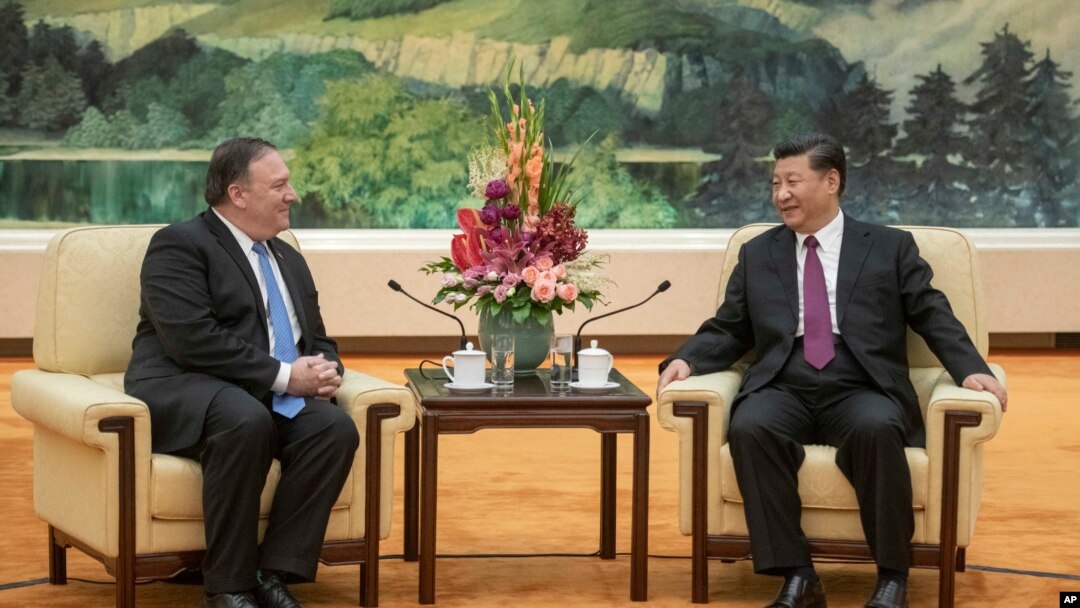 Ngoại trưởng Mỹ Mike Pompeo nói chuyện với Chủ tịch Trung Quốc Tập Cận Bình tại Đại lễ đường Nhân dân ở Bắc Kinh ngày 14/6/2018.