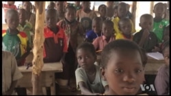 La cantine scolaire gratuite au Togo (vidéo)