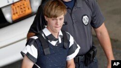 Kebencian rasial mendorong Dylann Roof membunuh sembilan orang di sebuah gereja kulit hitam di Charleston, South Carolina, tahun 2015. (AP/Chuck Burton)