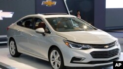 GM dice que el sedan Chevrolet Cruze es fabricado en Ohio, EE.UU.
