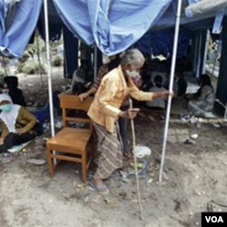 Salah satu lokasi pengungsian. Perayaan Idul Adha membawa hikmah mendalam bagi korban bencana Merapi di Yogyakarta.