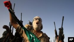 سه‌رهه‌ڵـداوانی لیبیا ده‌ڵێن ده‌سـتیان گرتووه‌ به‌سه‌ر شوێنه‌ سـتراتیژیـیه‌کانی شـاری زاویه‌دا