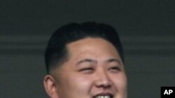 공석 등장이 빈번해지는 김정은 (자료사진)