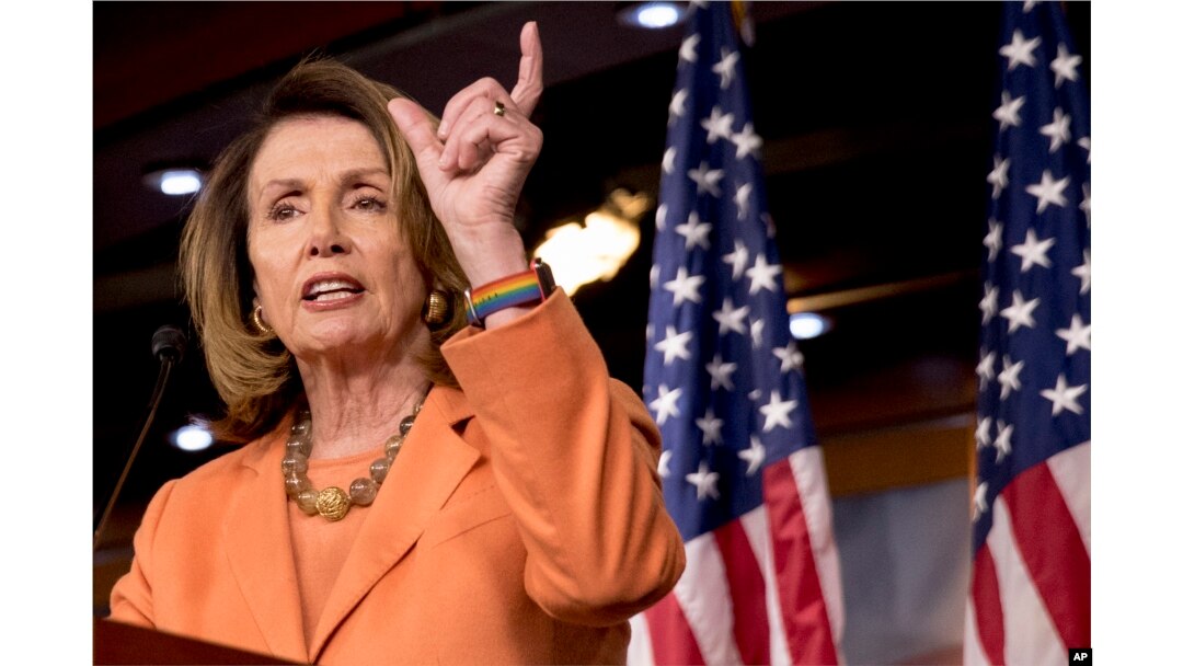 Demokrat qonunchi Nensi Pelosi, sobiq spiker, Kongressdagi eng qudratli ayol sifatida ko'riladi