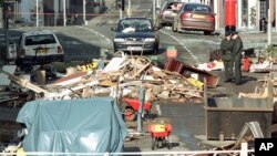 Hiện trường vụ tấn công bằng xe cài bom ở Omagh, Bắc Ireland, vào năm 1998 giết chết 29 người