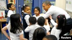 El presidente Obama compartió con los alumnos de kindergarten y resaltó la importancia de la educación de calidad desde edad temprana.