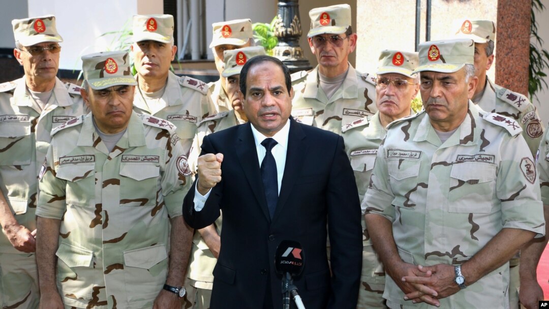 Pemimpin Mesir Abdel-Fattah el-Sissi hari Senin (27/10) memerintahkan perluasan peran militer untuk mengamankan Mesir.