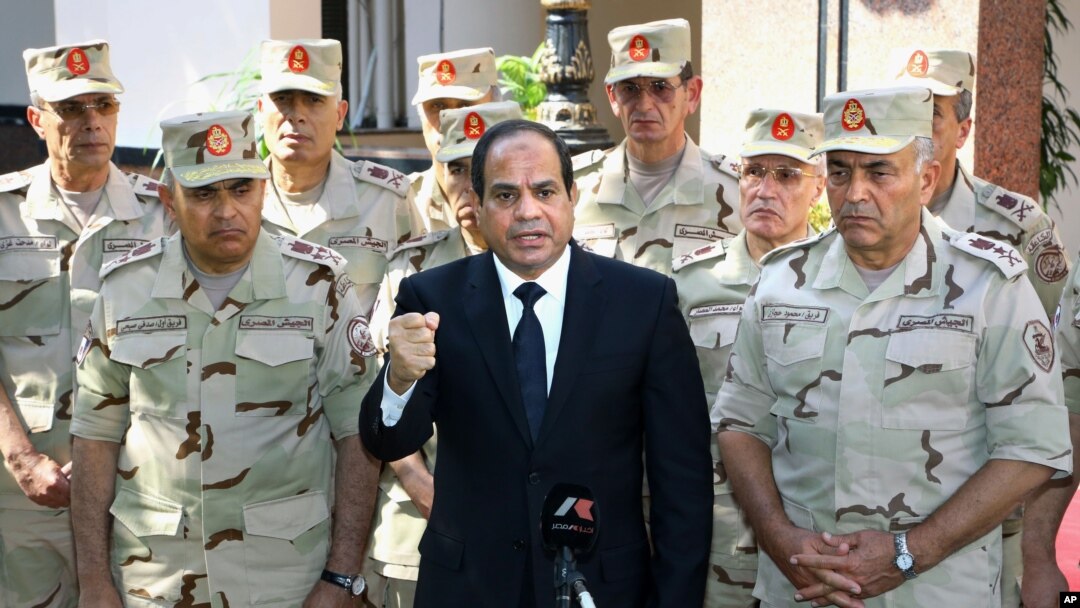 Misr Prezidenti Abdulfattoh al-Sissiy harbiylar bilan 