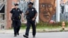 Maryland: Policías matan a mujer armada y hieren a su hijo