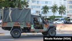 Río de Janeiro reforzó su seguridad con unos 26.000 agentes de la policía y el ejército. Patrullas y hombres fuertemente armados se pueden ver en la popular playa de Copacabana.