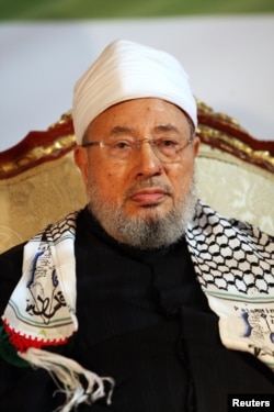 Ulama Qatar kelahiran Mesir Sheikh Youssef al-Qaradawi menghadiri protes terhadap Israel atas serangan Israel baru-baru ini di Jalur Gaza. (Foto: Reuters)