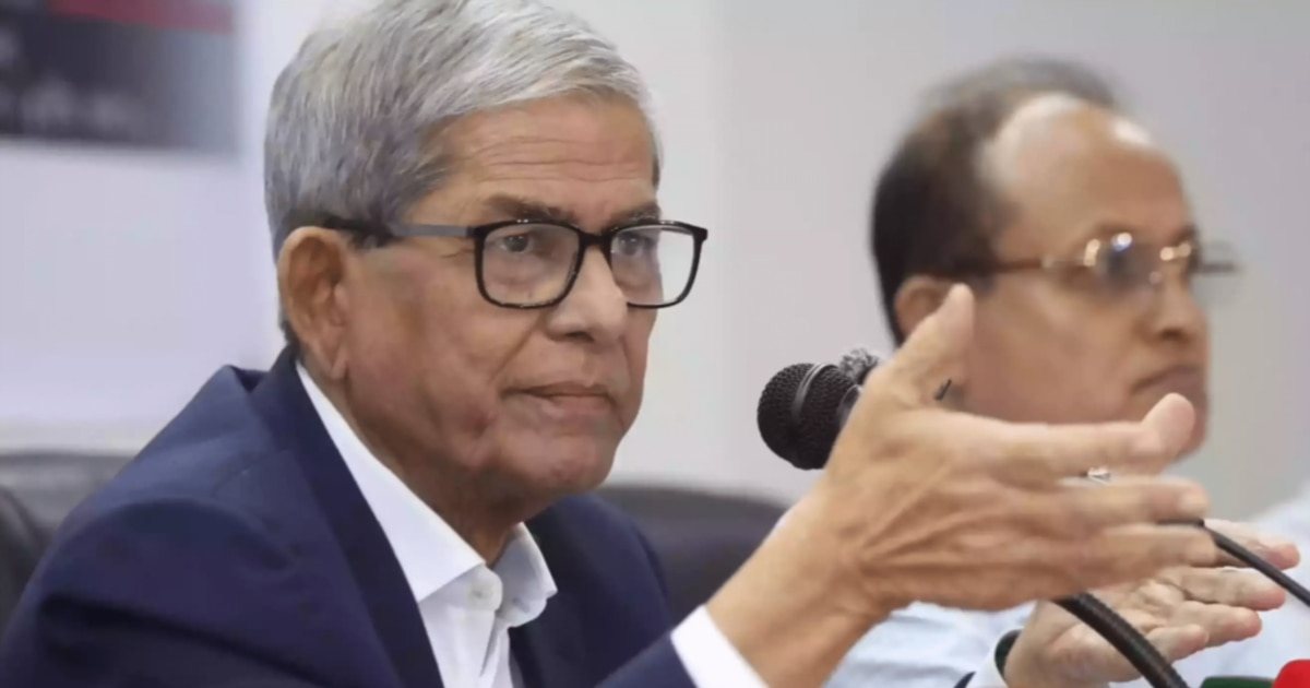 Yalangoch braziliyalik aktrisalarning fotosuratlari Sutyengini yechayotgan surat