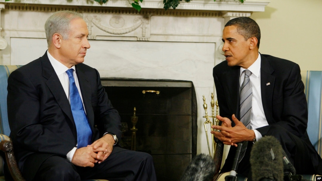 Presiden AS Barack Obama saat bertemu dengan Perdana Menteri Israel Benjamin Netanyahu di Gedung Putih, 2009. (Foto: Dok)