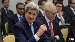 John Kerry nas negociações em Lausane