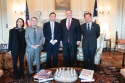 美国国务卿蓬佩奥6月2日会晤了王丹、李恒青、李兰菊、苏晓康