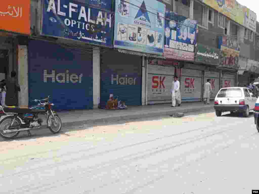 تاجر برادری نے حکومت کے ساتھ مذاکرات کے دوران چھ مطالبات پیش کیے تھے جنھیں حکومت نے ماننے سے انکار کر دیا تھا۔