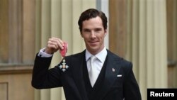 Benedict Cumberbatch is appointed a CBE (Citizen of the British Empire) in the Most Excellent Order of the British Empire in recognition of his services to the performing arts and to charity. (Buckingham Palace, London, England, UK)