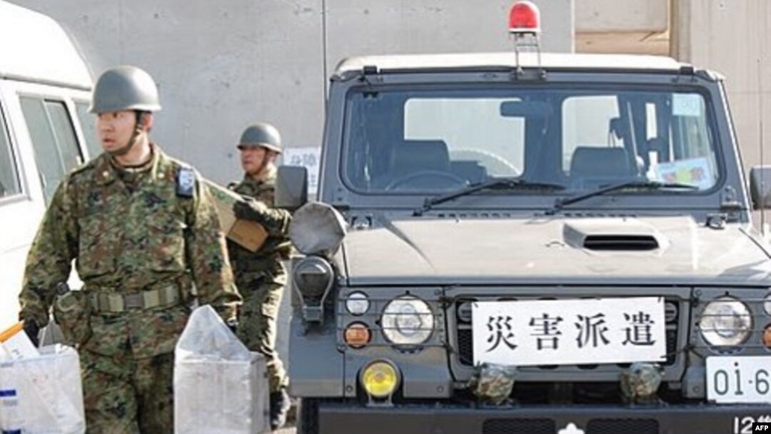 Japanski vojnici dostavljaju pomoć postradalima, 13. mart, 2011.