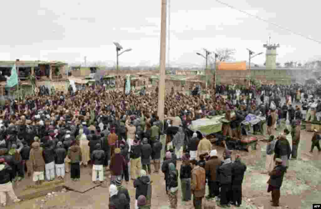 ავღანეთში აშშ-ის ბაზასთან გამართული მიტინგი