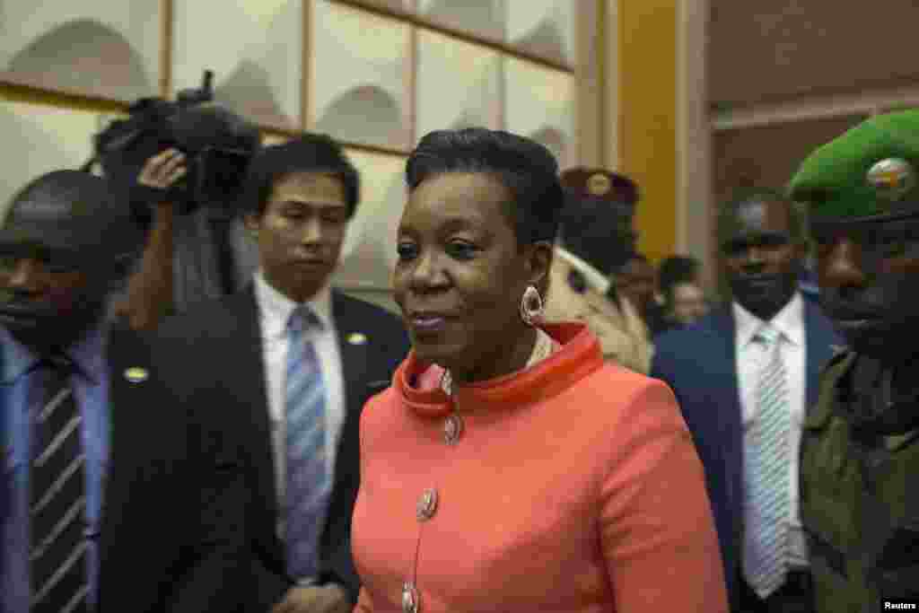 Newly parliamentary-elected interim President of the Central African Republic Catherine Samba-Panza walks into the National Assembly prior to her swearing-in ceremony in the capital Bangui January 23, 2014. REUTERS/Siegfried Modola