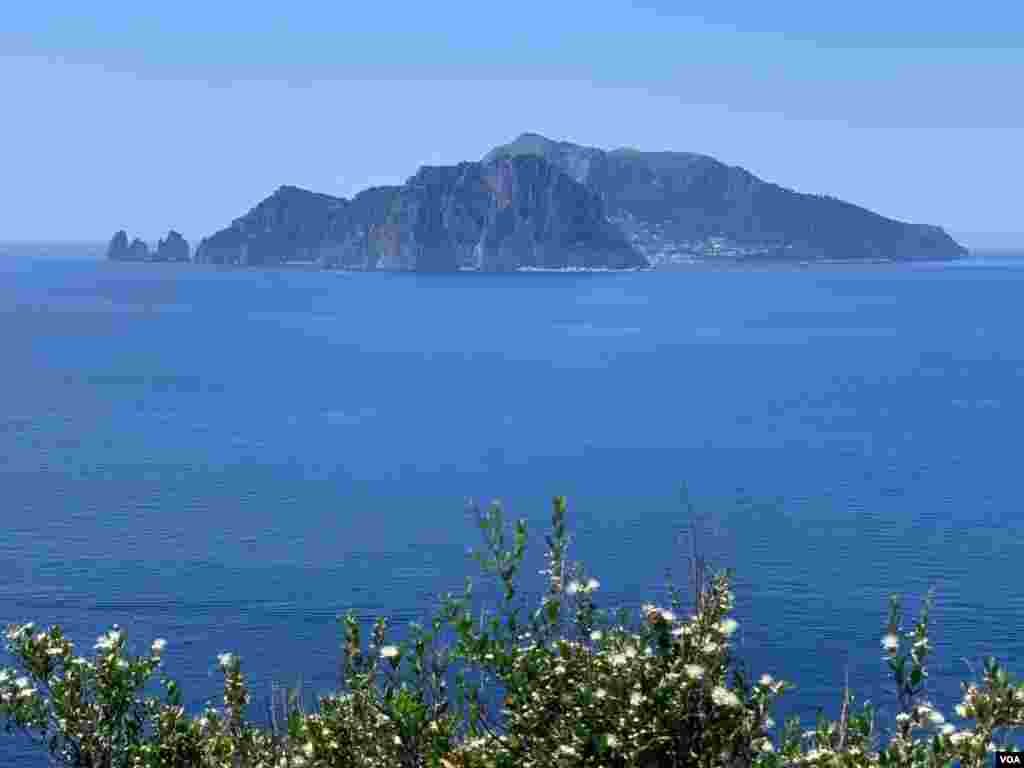 The island of Capri, close-up (Sabina Castelfranco/VOA)