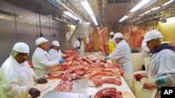 Izisebenzi ezipheka inyama ye polony