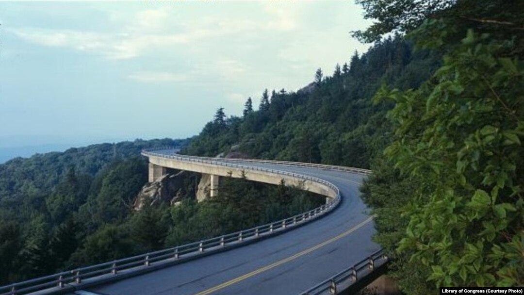 Blue Ridge Parkway  Scenic Drive Near Bryson City - America's Favorite  Drive