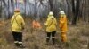 Bomberos pasan Navidad combatiendo incendios forestales en Australia