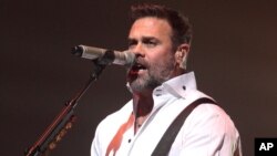 Troy Gentry del dúo Montgomery Gentry murió el viernes, 8 de septiembre, de 2017, en un accidente de helicóptero en New Jersey, EE.UU.
