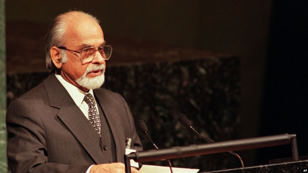 Former Indian Prime Minister Inder Kumar Gujral addresses the 52nd annual debate of the 185-member United Nations General Assembly, September 24, 1997. Gurjal passed away on November 30, 2012.