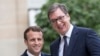 Arhiva - Predsednik Francuske Emanuel Makron i predsednik Srbije Aleksandar Vučić tokom sastanka u Elisejskoj palati, u Parizu, 17. januara 2018. (Foto: AP/Jean-Francois Badias)