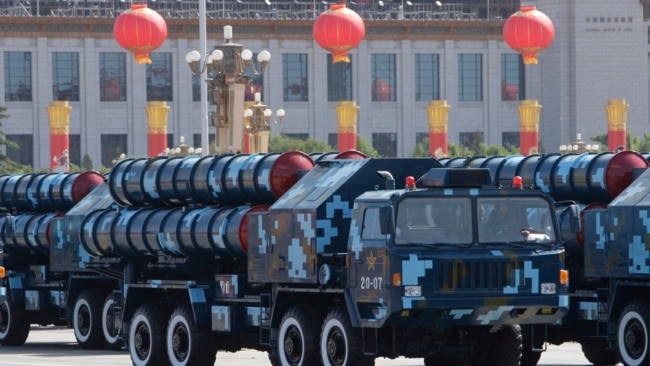 中国的红旗-9导弹在2009年10月1日的中共国庆60周年阅兵式上亮相, FD-2000是红旗-9的外销版或曰出口型号 (资料照片)