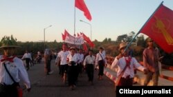 မကွေးမြို့ကို ချီတက်နေတဲ့ ကျောင်းသားသပိတ်စစ်ကြောင်း (ဓာတ်ပုံ- မိုးစက်/မြင်းခြံ)