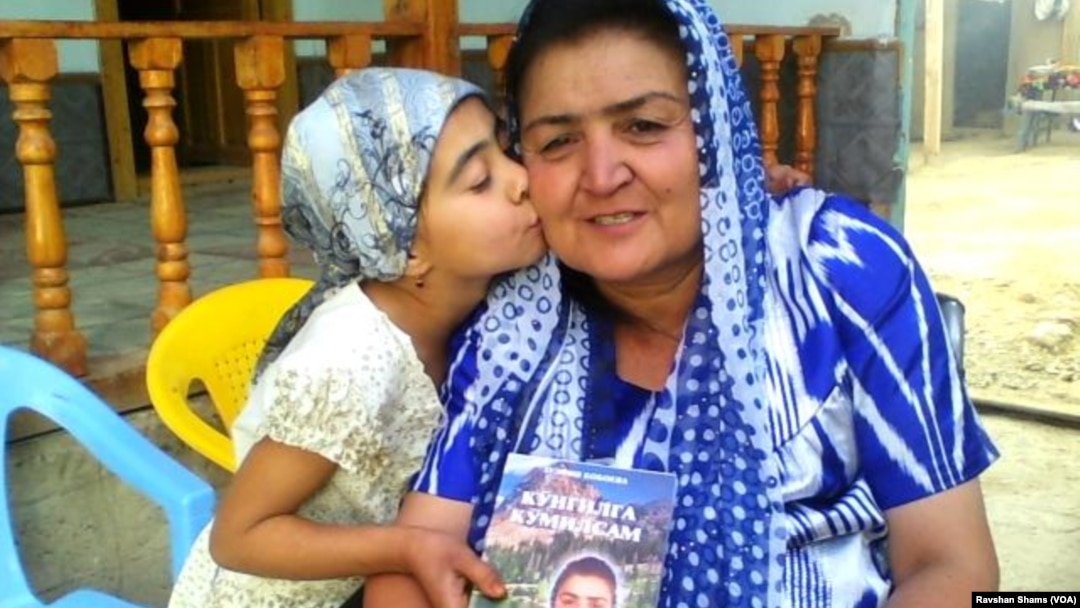 Shoira Zulfiya Boboyeva 60 yoshda, Mujun qishlog'i, So'g'd viloyati Tojikiston, 24-avgust, 2014