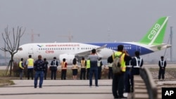 中国首架国产大型客机C919在上海浦东国际机场试飞(2017年5月5日)