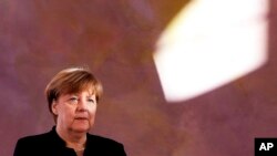 El portavoz del Gobierno alemán, Steffen Seibert, dijo que la propia Merkel expresó esa posición a Trump en la conversación mantenida ayer por los dos líderes.