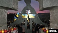 Пам’ятник жертвам Голодомору 1932–33 років у Києві 