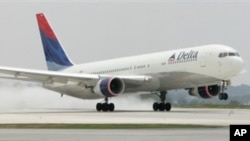 Salah satu pesawat milik maskapai penerbangan AS, Delta Airlines (foto: dok). 