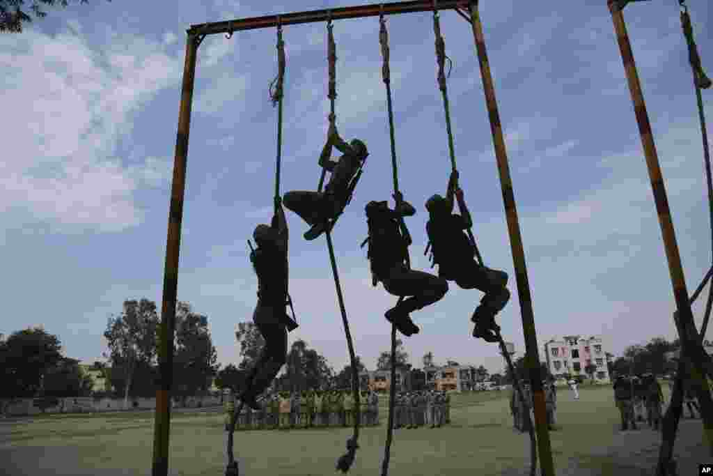 تربیت مکمل کرنے کے بعد یہ افراد پولیس کے نچلے عہدوں پر کام کریں گے۔ 